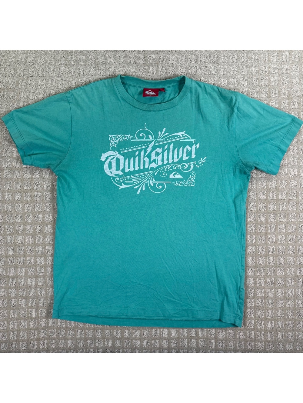 Quiksilver turquoise graphic short sleeve T-shirt medium